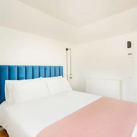 Historical Downtown Retreat Duplex By Lovelystay Porto Exterior photo