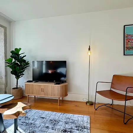 Historical Downtown Retreat Duplex By Lovelystay Porto Exterior photo
